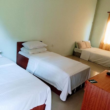 Daisyinn Budget Hotel Kuala Terengganu 캄퐁 공 바닥 외부 사진