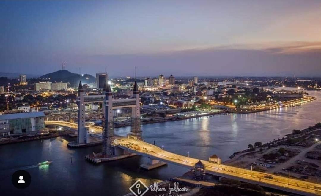 Daisyinn Budget Hotel Kuala Terengganu 캄퐁 공 바닥 외부 사진