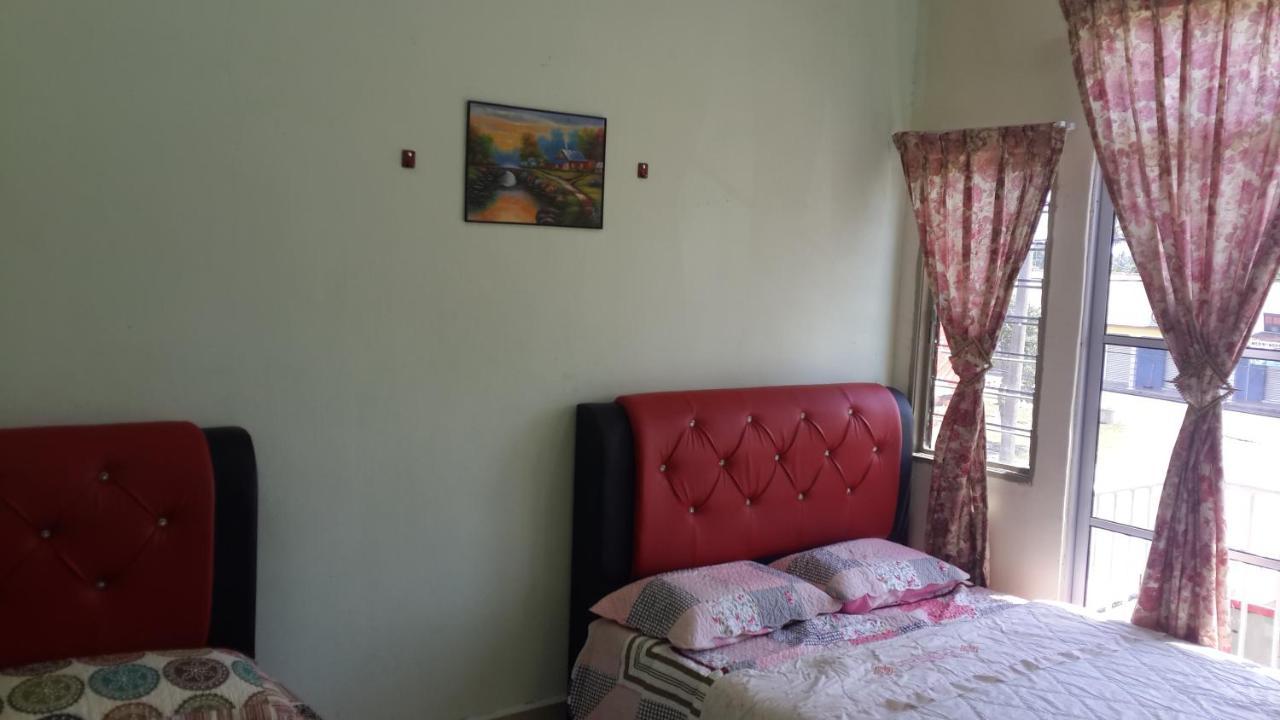 Daisyinn Budget Hotel Kuala Terengganu 캄퐁 공 바닥 외부 사진