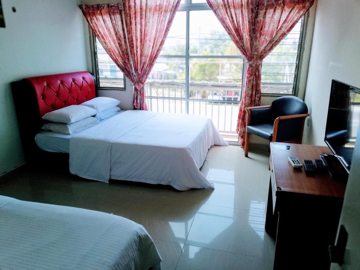Daisyinn Budget Hotel Kuala Terengganu 캄퐁 공 바닥 외부 사진