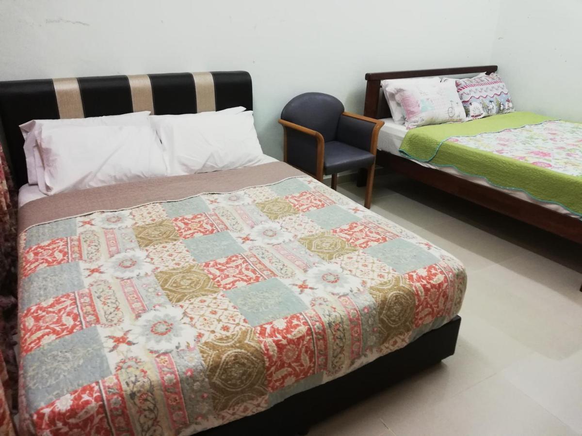 Daisyinn Budget Hotel Kuala Terengganu 캄퐁 공 바닥 외부 사진