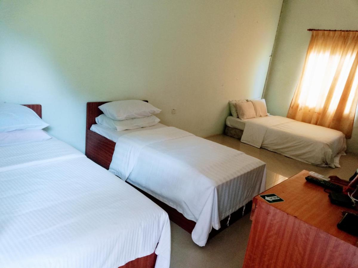 Daisyinn Budget Hotel Kuala Terengganu 캄퐁 공 바닥 외부 사진