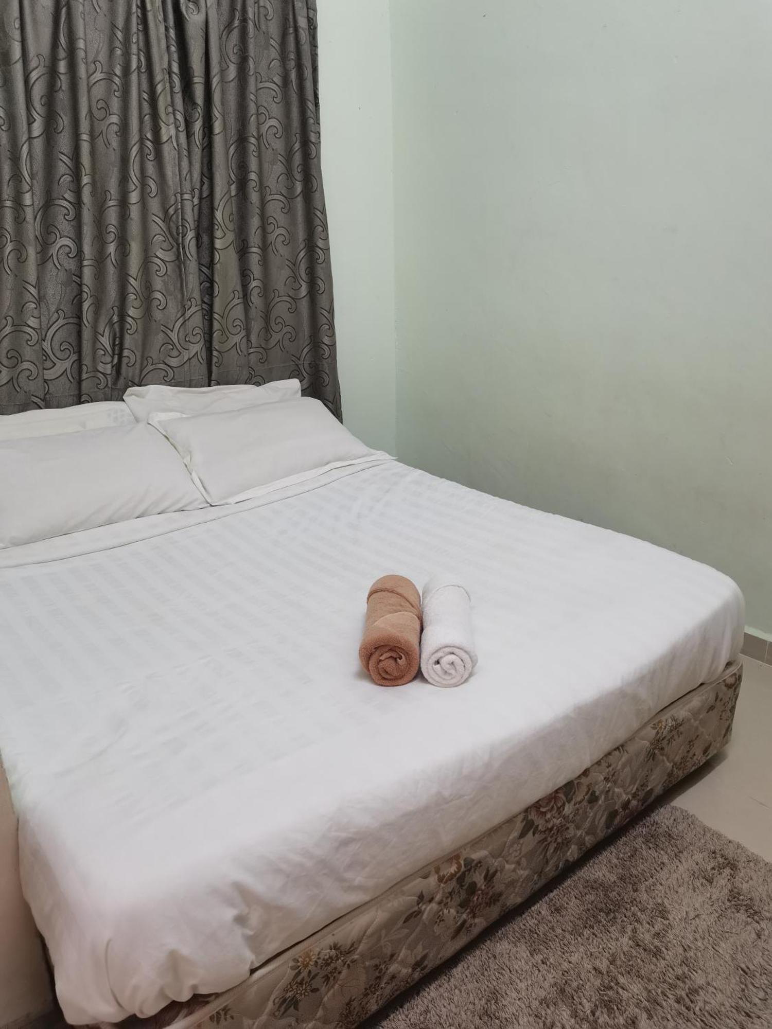 Daisyinn Budget Hotel Kuala Terengganu 캄퐁 공 바닥 외부 사진